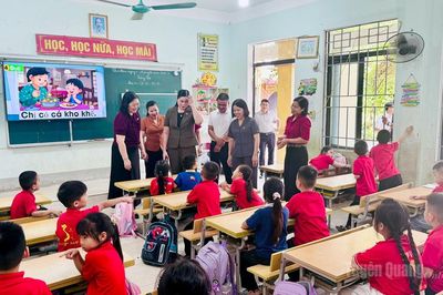 Đoàn ĐBQH khoá XVI tỉnh Tuyên Quang kiểm tra, khảo sát Trường Tiểu học và THCS Cốc Pài, xã Pà Vầy Sủ