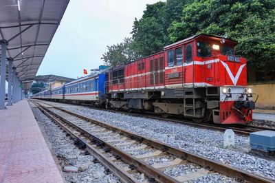 Tổ chức chạy tàu thế nào nếu không xuyên tâm Hà Nội?