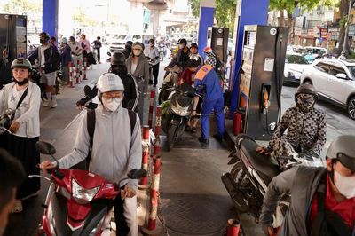 Giá xăng đồng loạt tăng