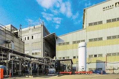 Vốn ngoại tìm cơ hội qua những thương vụ chiến lược