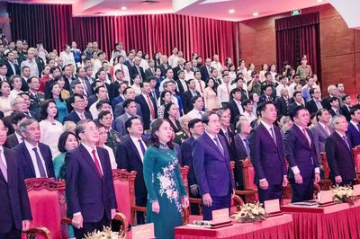 Chủ tịch Quốc hội Trần Thanh Mẫn dự Lễ kỷ niệm 150 năm Ngày sinh Cụ Huỳnh Thúc Kháng