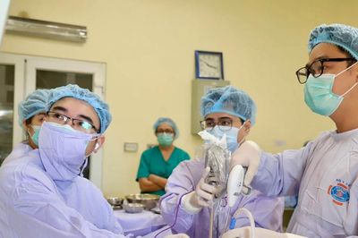 Không có triệu chứng hô hấp, người phụ nữ bất ngờ phát hiện ung thư phổi