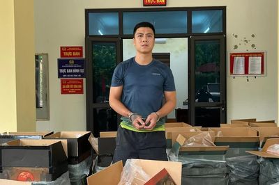 Dùng xe tải vận chuyển 21.000 bao thuốc lá lậu từ Hà Nội Lào Cai