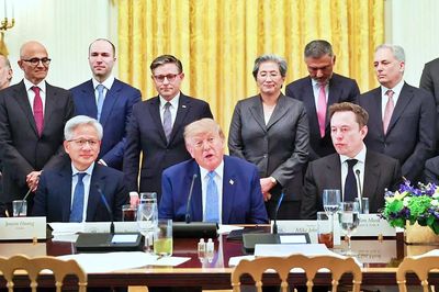Tổng thống Mỹ Donald Trump mở 'kỷ nguyên siêu trí tuệ', giới công nghệ phản ứng ra sao?