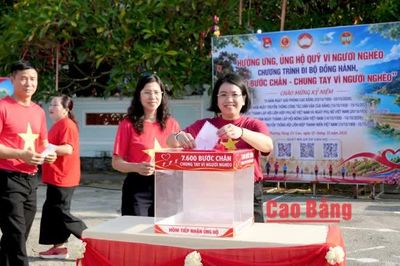 Gần 300 triệu đồng ủng hộ Quỹ 'Vì người nghèo' phường Nùng Trí Cao
