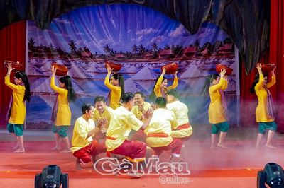 'Làm mới' sân khấu truyền thống mùa lễ Sene Dolta