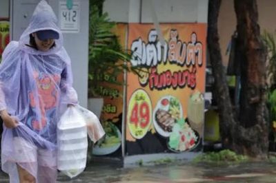Lũ lụt tại Bangkok khiến doanh thu nhà hàng sụt giảm 80%