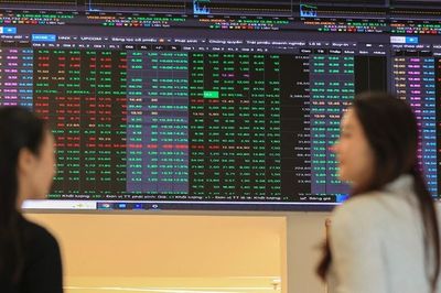 Nhận định chứng khoán 02/10: VN-Index tìm điểm cân bằng