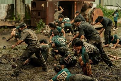 Vượt 100 tỷ đồng sau hơn 3 ngày, phim 'Trại buôn người' có gì mà gây sốt?