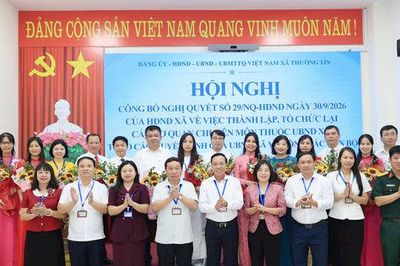 Xã Thường Tín công bố quyết định thành lập lại các cơ quan chuyên môn