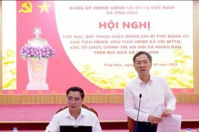 Lãnh đạo xã Ứng Hòa lắng nghe, giải quyết kiến nghị của nhân dân