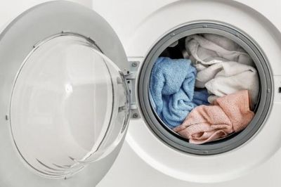 Tác hại để quần áo trong máy giặt qua đêm ảnh hưởng tới sức khỏe không phải ai cũng biết