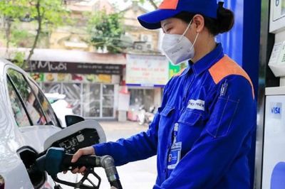 Chính phủ kéo dài chính sách thuế với xăng, dầu đến hết năm 2026