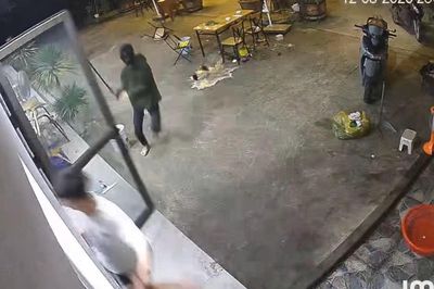 Mâu thuẫn trên TikTok, 10 người bị khởi tố sau vụ chém người tại quán bia