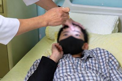 Nam thanh niên đột ngột 'biến thành người khác' vì bệnh não nguy hiểm