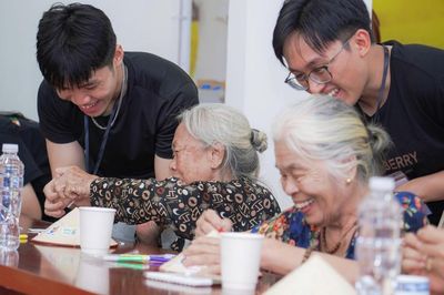 Quên tên người quen là bình thường, quên đến mức nào là dấu hiệu bệnh lý?