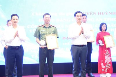TP.HCM trao Giải Báo chí về bảo vệ nền tảng tư tưởng của Đảng