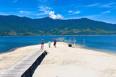 Sự thật tên biển Lăng Cô