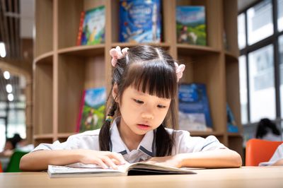Bộ GD&ĐT: Không xây mới chương trình và SGK từ đầu