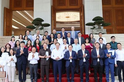 Phó Thủ tướng Lê Tiến Châu đối thoại với doanh nghiệp trong lĩnh vực giáo dục và đào tạo