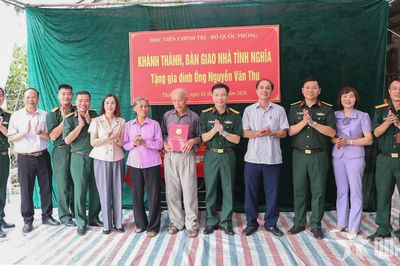 Học viện Chính trị tổ chức hành trình về nguồn tại Thái Nguyên
