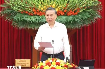 Hình thành năng lực nghiên cứu và tham mưu chiến lược đáp ứng yêu cầu phát triển đất nước