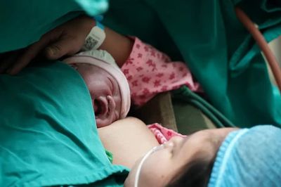 Bộ Y tế nêu lý do đề xuất hỗ trợ gia đình có ít nhất 2 con gái dưới 16 tuổi