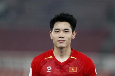 Đình Bắc: 'Tuyển Việt Nam lột xác ở hiệp 2 nhờ trời mát'