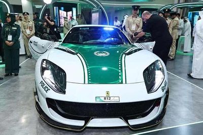 [GALLERY] 'Soi' Ferrari 812 Superfast độ Mansory độc bản của cảnh sát Dubai