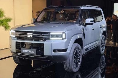 [GALLERY] Chery Jetour G700 2027 ra mắt 'giống hệt' Toyota Land Cruiser Prado