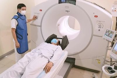 Nghịch lý điều trị ung thư: Có máy PET/CT, thiếu dược chất, bệnh nhân ung thư phải 'Nam tiến, Bắc tiến'