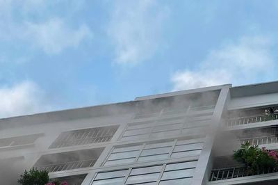 Cháy tại tòa E2 chung cư Ecohome 1, cư dân sơ tán trong sáng sớm