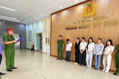 Giả danh bác sĩ, 'thổi phồng' tình trạng của khách để bán gói thẩm mỹ giá cao