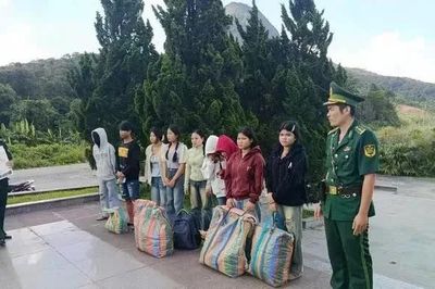 Trục xuất 9 người nước ngoài vượt biên trái phép vào Việt Nam