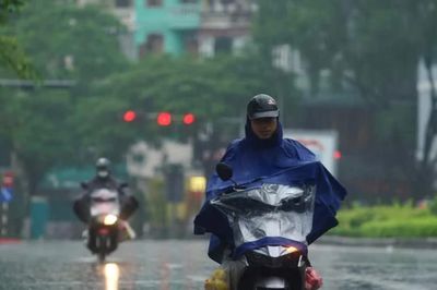 Gió mùa đông bắc sắp về, miền Bắc mưa rất to