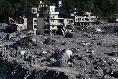 Du khách bất ngờ trở về sau 37 ngày mất tích trong thảm họa lũ quét Nepal