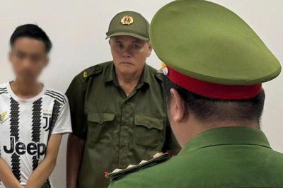 Khởi tố đối tượng dùng dao đâm hàng xóm