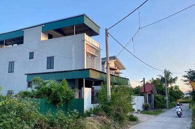 Đất có nhà ở từ năm 1980, nằm trong hành lang cầu: Có được cấp sổ đỏ?