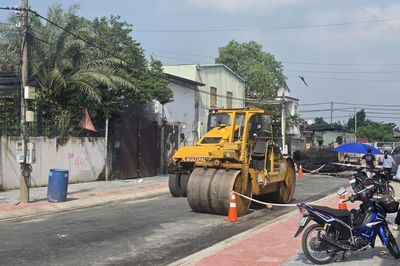 Người đàn ông ở TPHCM bị xe lu cán tử vong khi thi công làm đường