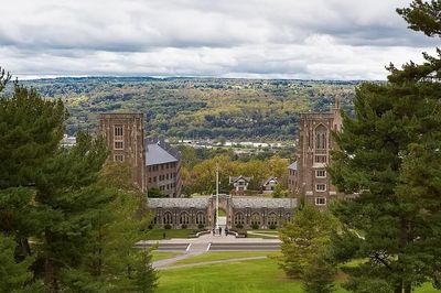 Tình tiết vụ cáo buộc hiếp dâm tại hội nam sinh Đại học Cornell