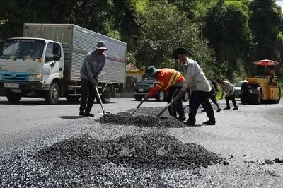 Khẩn trương khắc phục tình trạng xuống cấp trên đèo Bảo Lộc