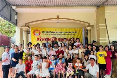 Gia đình 78 thành viên cùng tiếp nối mạch nguồn hiếu học