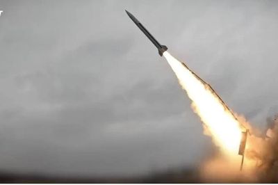 Tổng thống Zelensky xác nhận, Ukraine lần đầu sử dụng thành công tên lửa đạn đạo FP-7