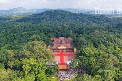 Sắc màu văn hóa dân gian giữa Lam Kinh trong ngày hội