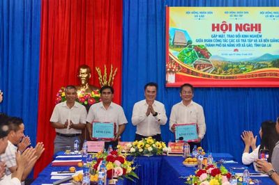 HĐND xã Gào và các địa phương của TP. Đà Nẵng gặp mặt, trao đổi kinh nghiệm