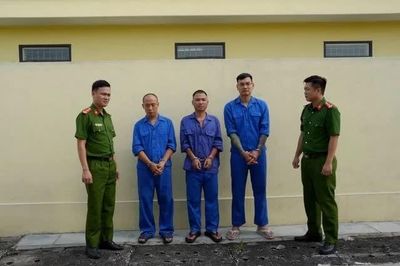 Một cuộc cãi vã trên mạng được biến thành tiền như thế nào?