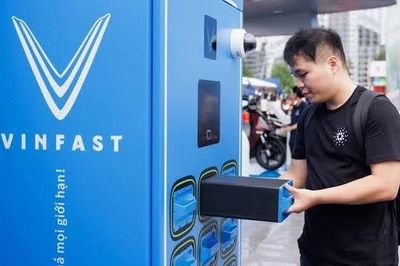 Xe máy điện vào cuộc đua mới: Ai sẽ thắng ở mạng lưới đổi pin?
