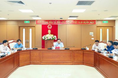 Sớm hoàn thiện Đề án chuyển đổi và phát triển cảng xanh tại Khánh Hòa
