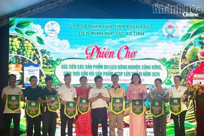 Khai mạc phiên chợ quảng bá sản phẩm OCOP và nông sản đặc trưng