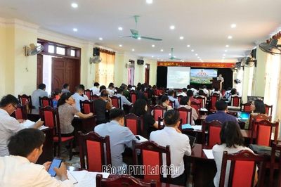 Tập huấn nâng cao năng lực quản lý cho cán bộ hội và nông dân